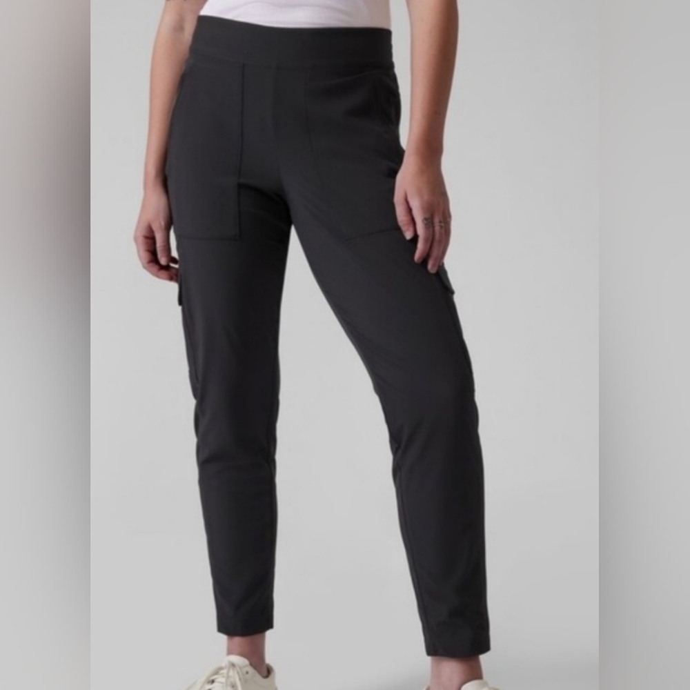 Athleta Chelsea Cargo Lined Pants Size 2/T